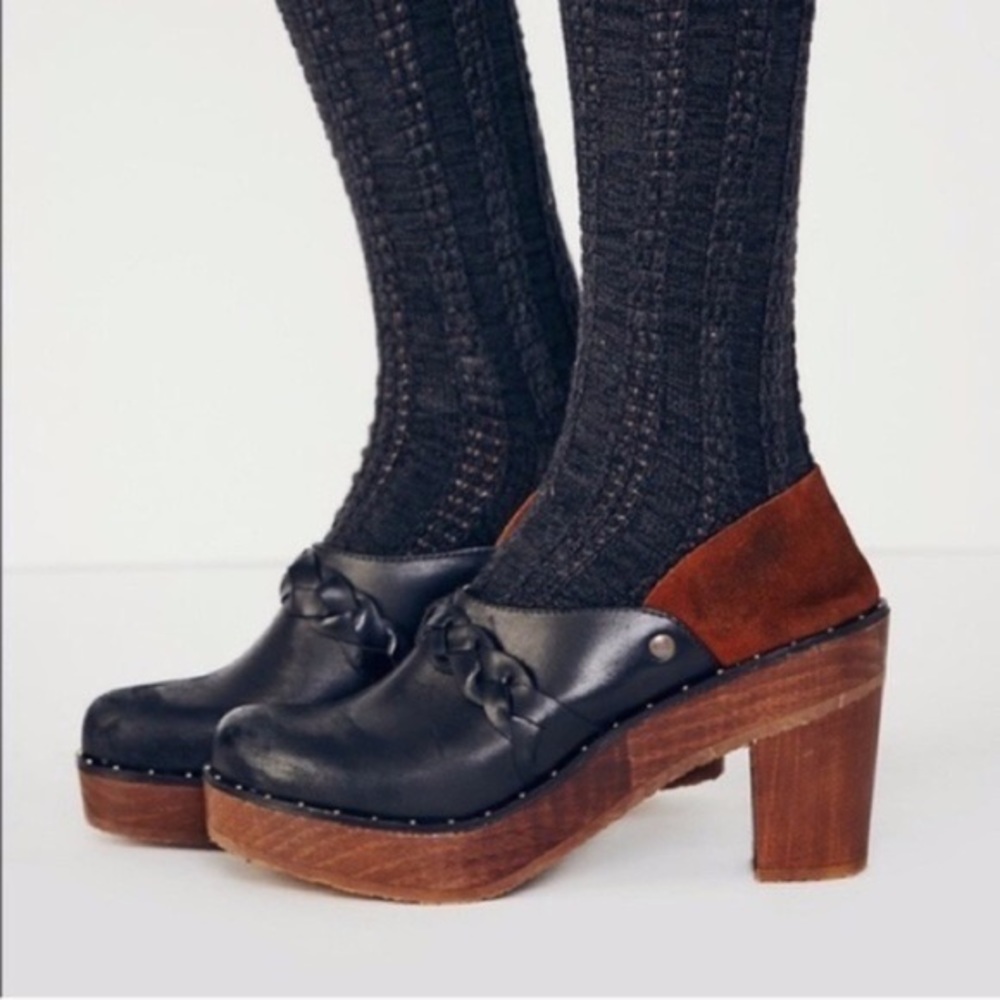 Nwt free people Raleigh black brown clogs
